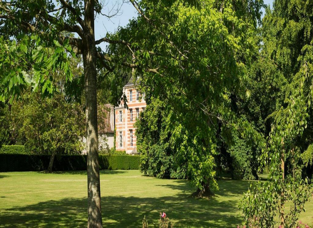 Chateau De Beneauville Bed & Breakfast Petiville  ภายนอก รูปภาพ