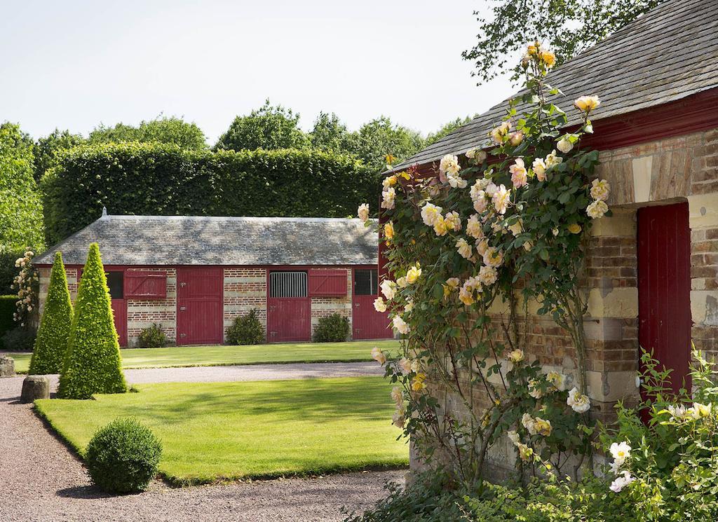 Chateau De Beneauville Bed & Breakfast Petiville  ภายนอก รูปภาพ